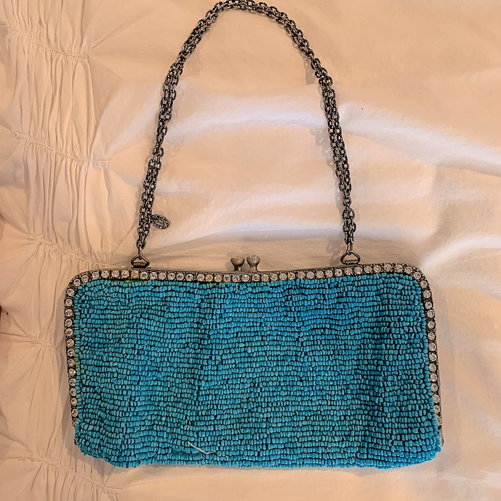 Clara Kasavina - turquoise beaded clutch